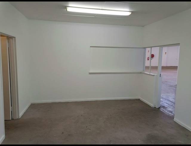 925M² WAREHOUSE TO LET IN PAROW INDUSTRIAL